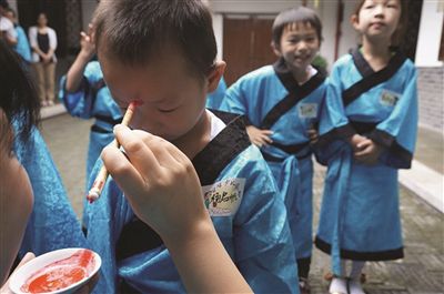 学童“朱砂启智”迎开学