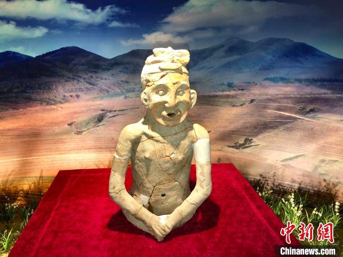 红山文化敖汉陶人形象栩栩如生