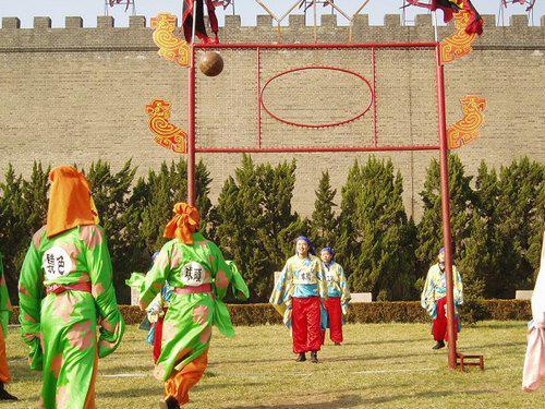 国际足联主席布拉特正式宣布"足球起源于中国古代的蹴鞠