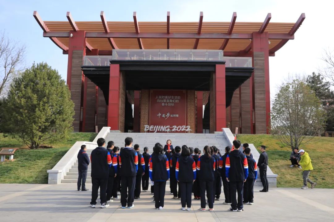 北京五中通州校区走进大运河森林公园开展团队实践活动课