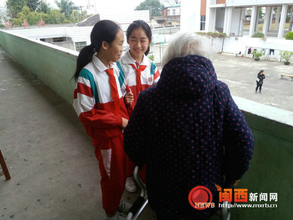 7427eacaaa121bcfe72a31.jpg