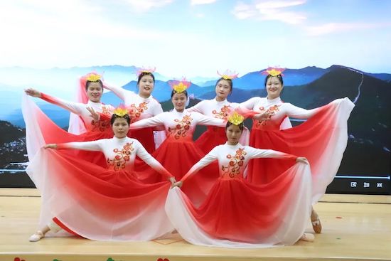 ��������������ɫ�ó��׶�԰��չ��������̵��