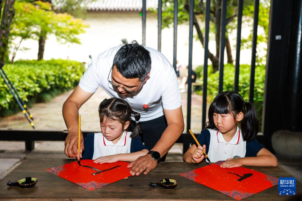 浙江宁波：古孔庙里的开学礼