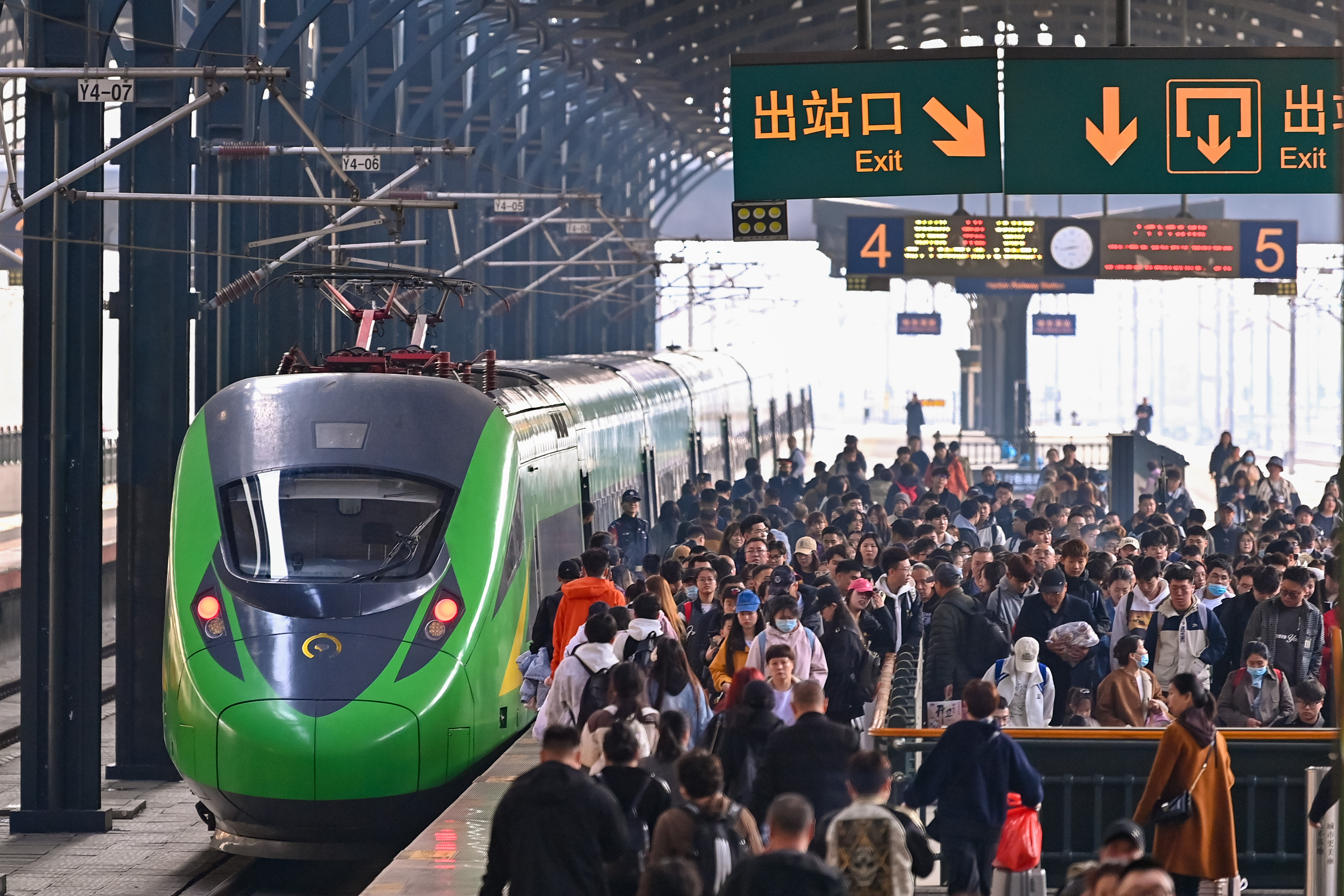 消费市场供需旺 文旅融合春潮涌
