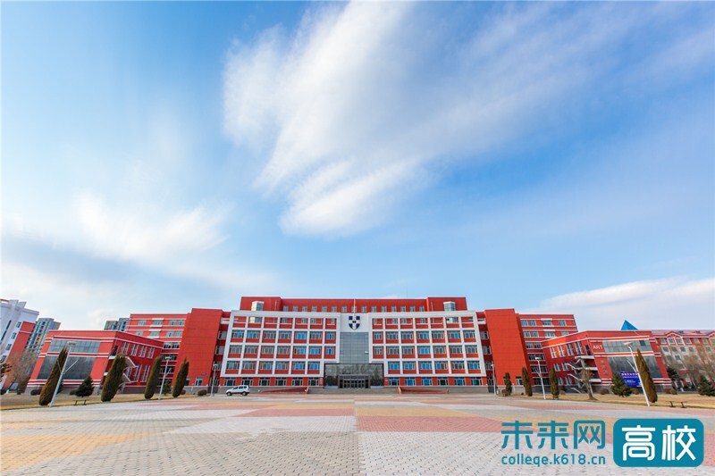 黑龙江外国语学院.jpg
