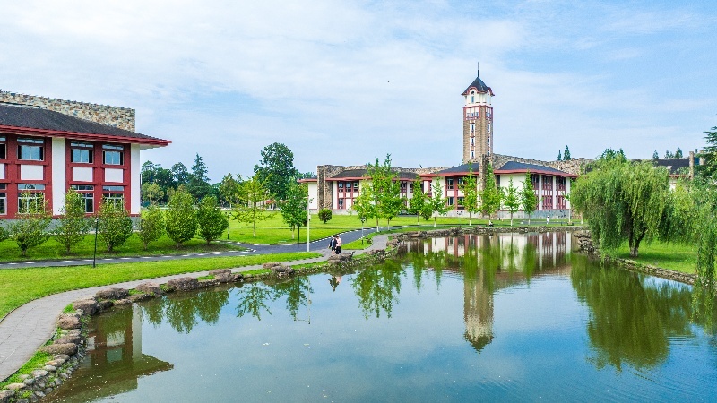 学校钟楼2_副本.jpg