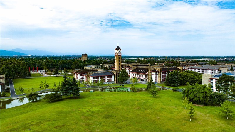 学校钟楼_副本1.jpg