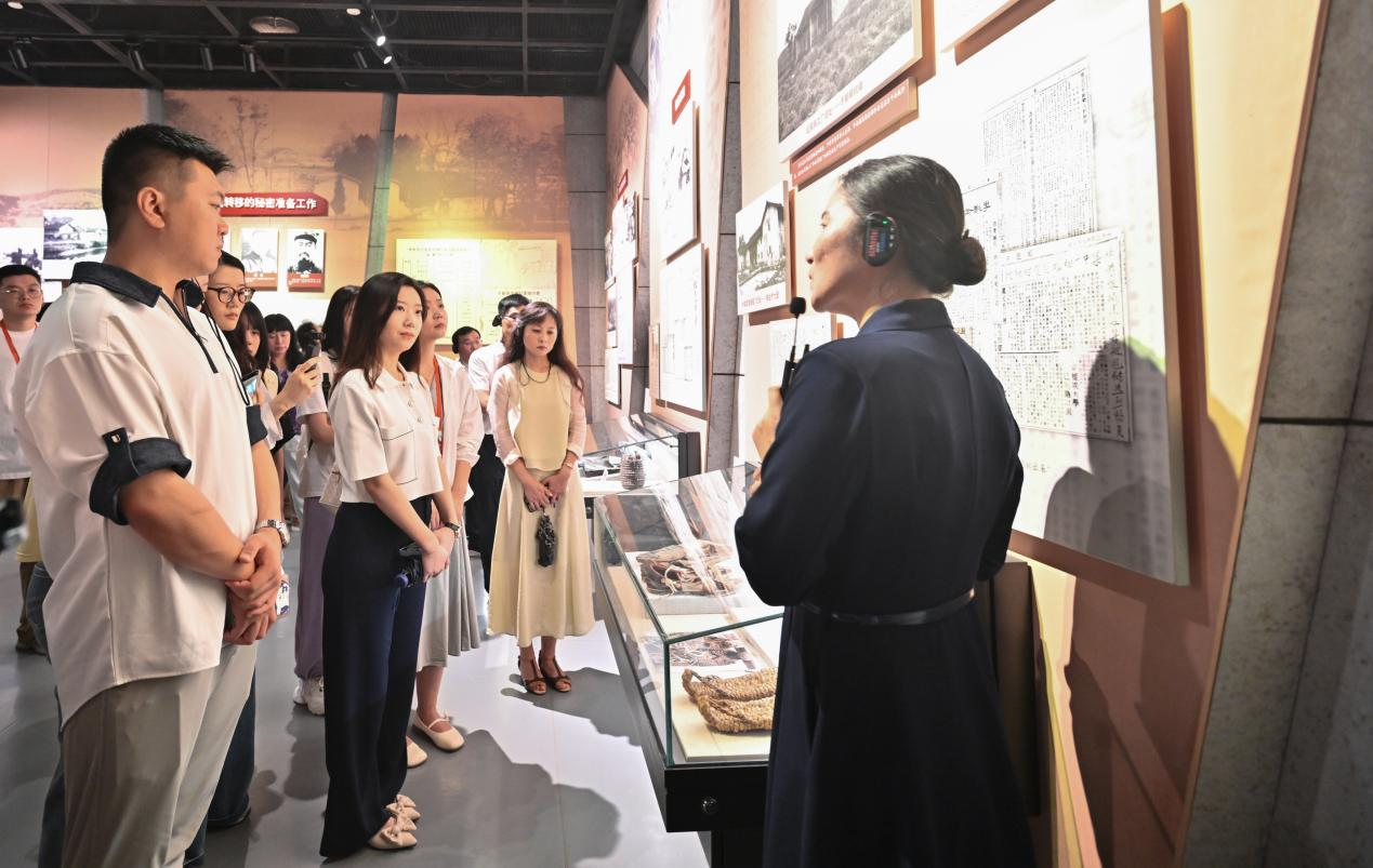 "而今迈步从头越——长征路上学党史"网上主题宣传活动启动