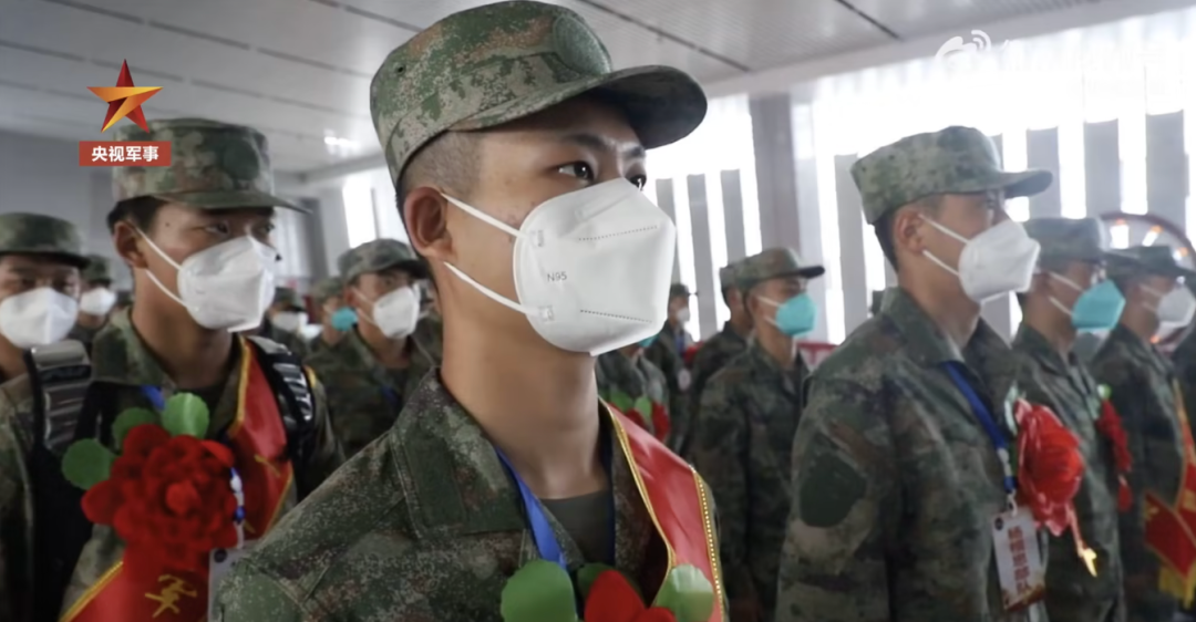 热点>正文肖荣基说,他小时候就听过特级英雄杨根思的故事"我哥跟