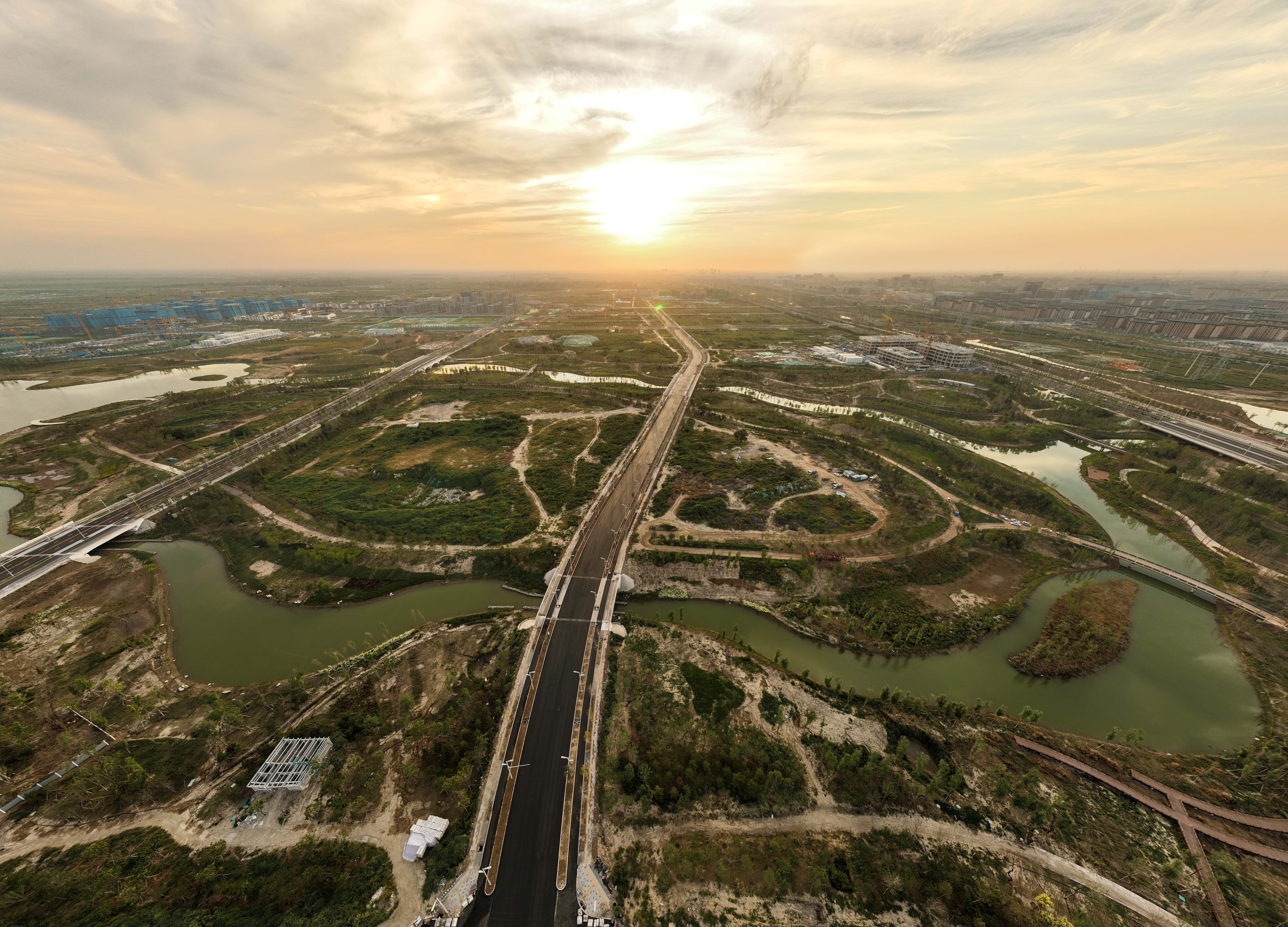 镜头里的十年奔向美好丨雄安未来之城拔节生长