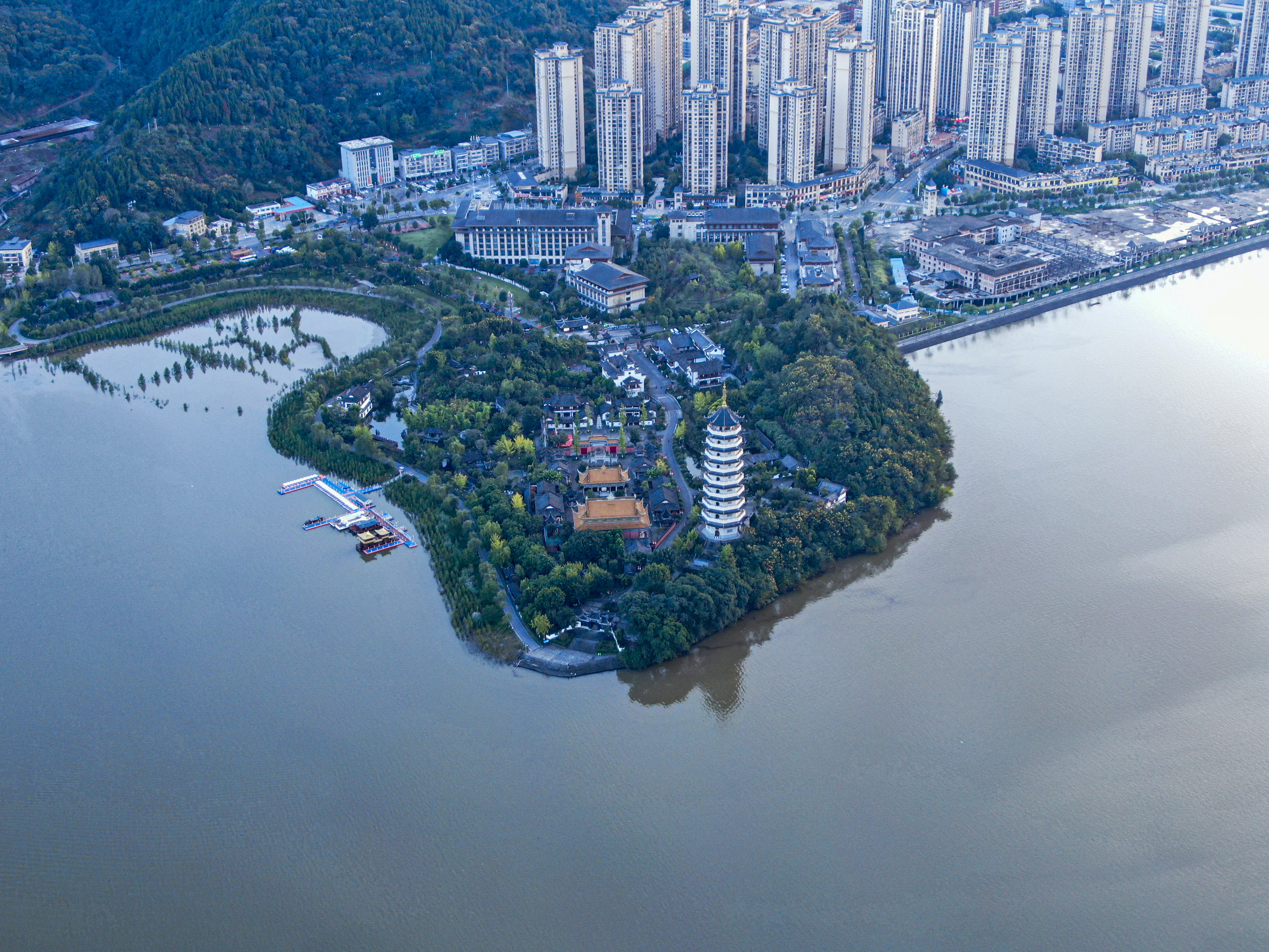 开州区汉丰湖大酒店图片