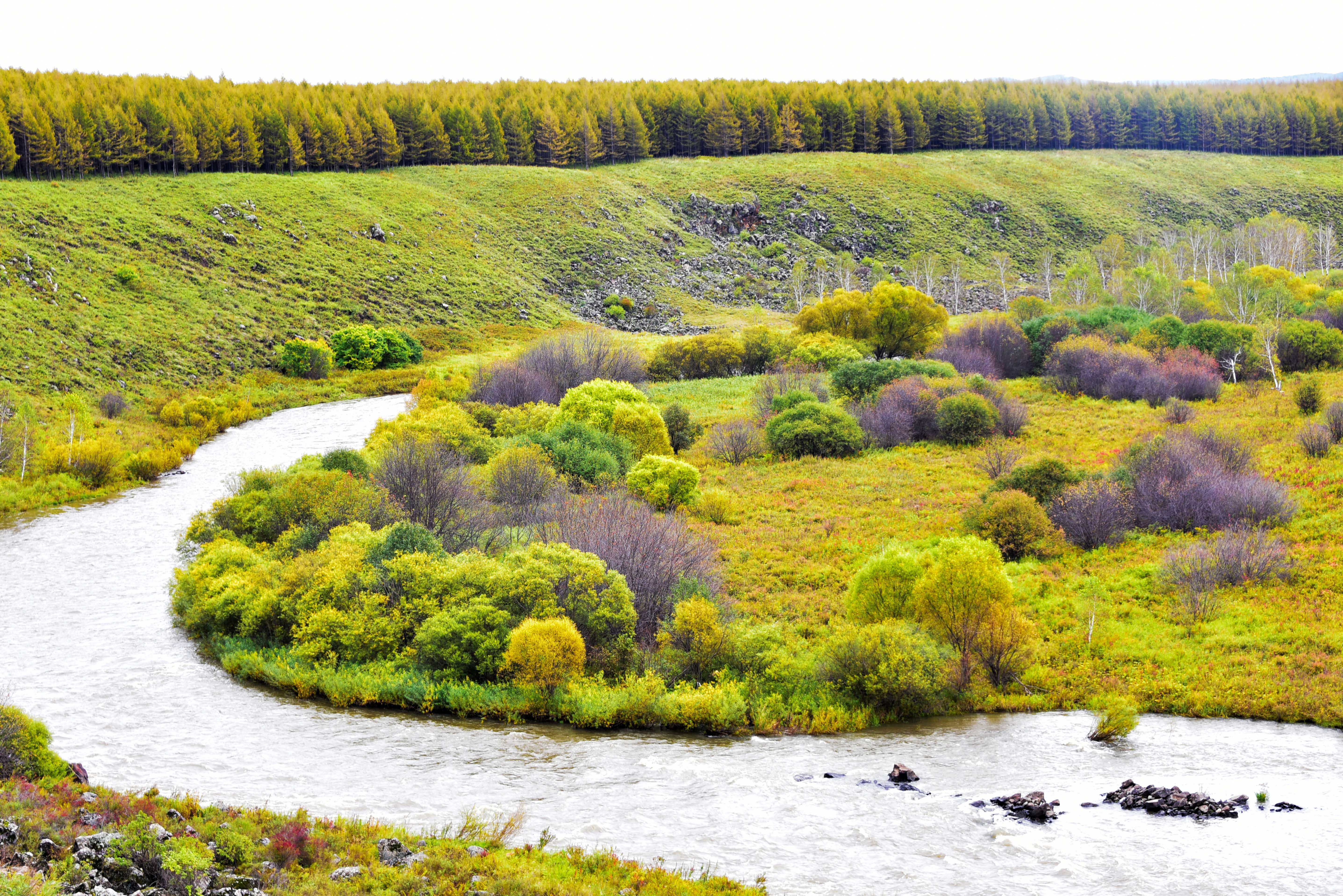 (阿尔山市委宣传部供图)这是阿尔山国家森林公园内的天池.
