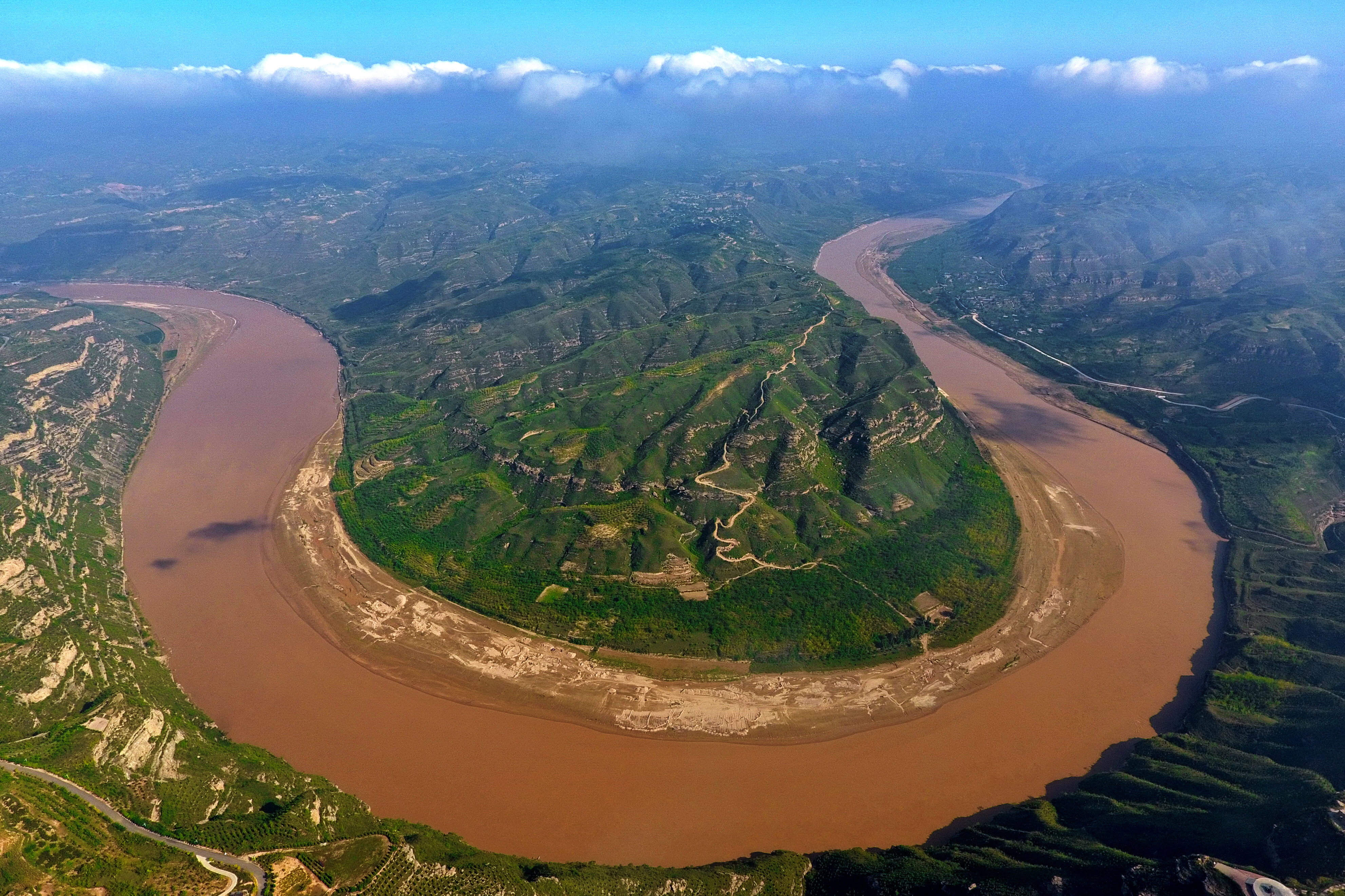 大河上下满目新贯彻落实党的二十大精神加强黄河流域生态保护观察