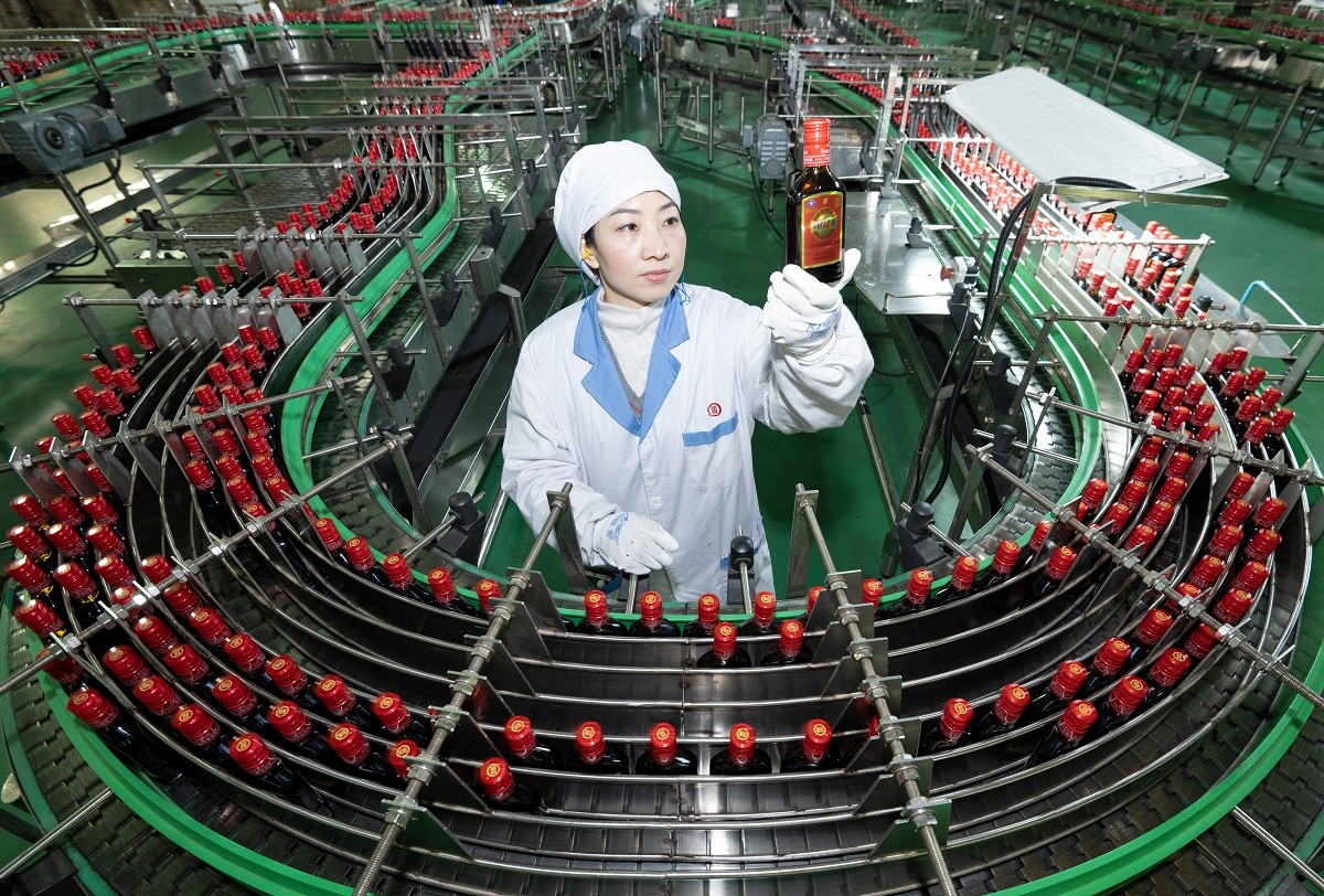 《人民日报》聚焦劲牌“出海”再起航，书写中国草本酒出海新篇章