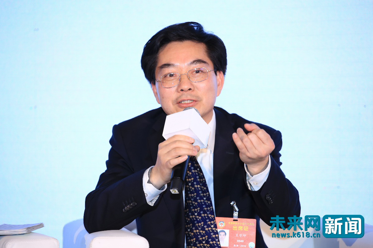 委员,全国青少年井冈山革命传统教育基地管理中心党委书记,主任王学坤