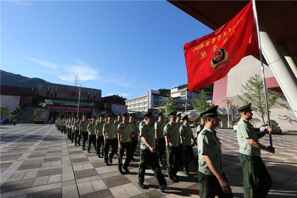 山东武警指挥学院图片