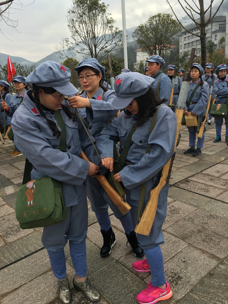 当铿锵玫瑰遇上井冈山